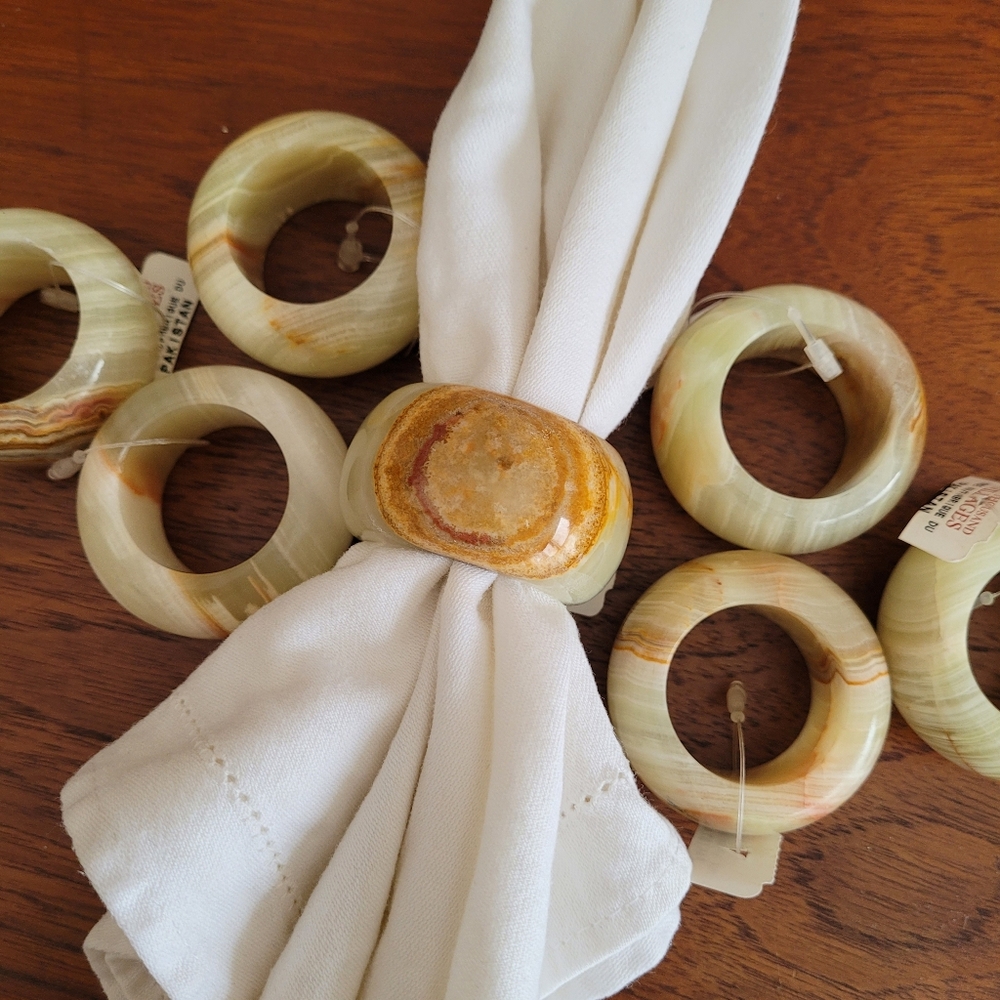 NWT Onyx Stone Napkin Rings SET